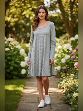 Romeo+Juliet Couture Grey White Striped Dress
